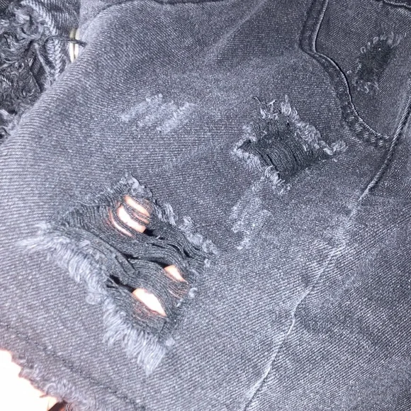 Ladies black jean skirt with pockets - Picture 5 of 11